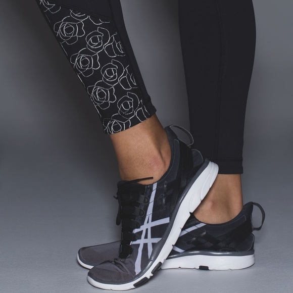 Lululemon lucent ice queen tights - Picture 2 of 7